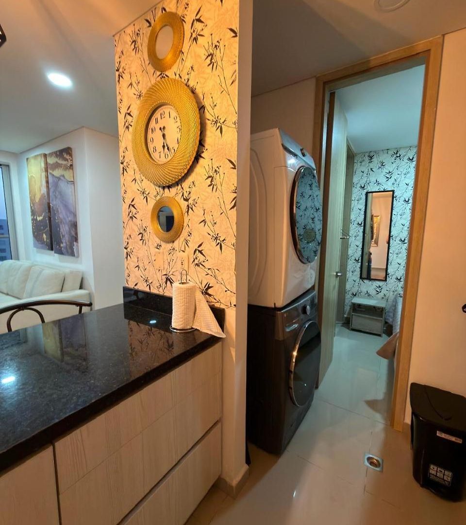 Apartamento En - Lujoso Y Moderno Piso19 - Cerca A Ciudad Amurllada Y Frente A Playa