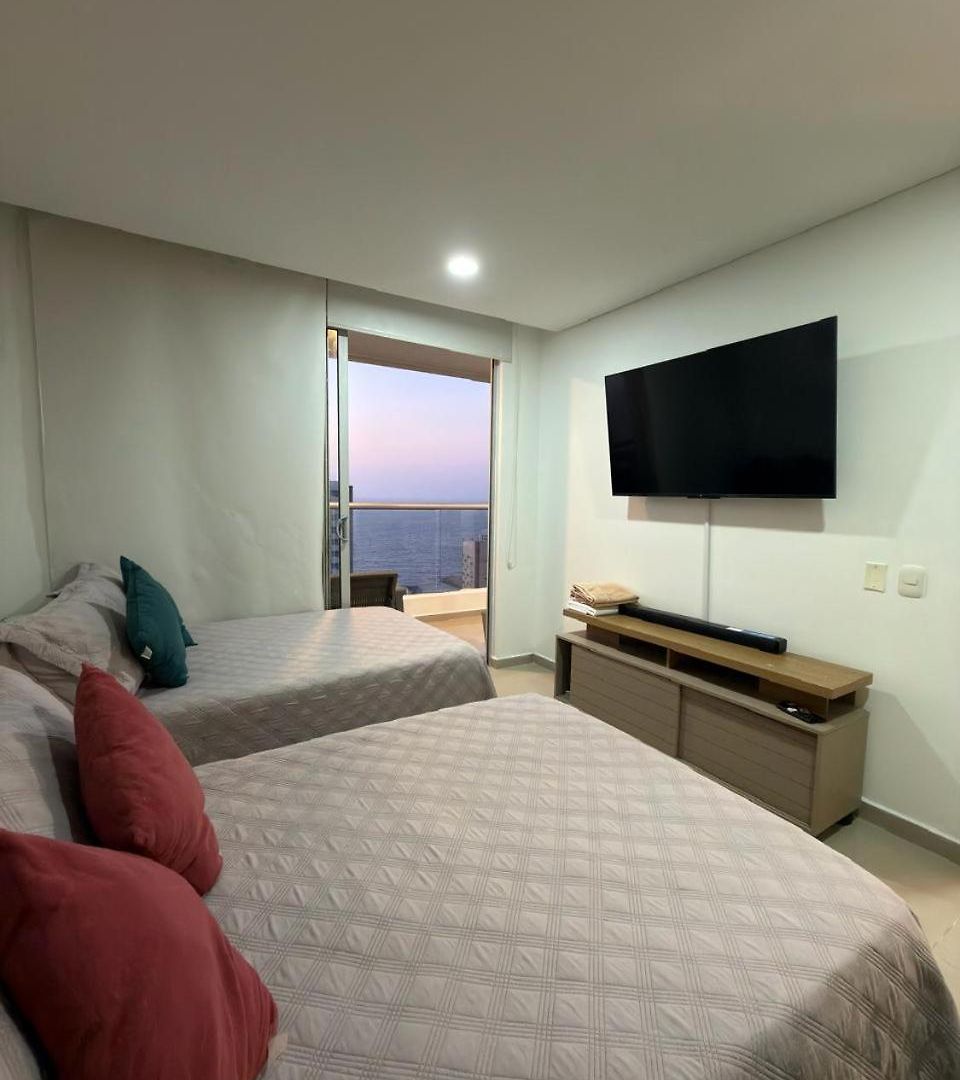 Apartamento En - Lujoso Y Moderno Piso19 - Cerca A Ciudad Amurllada Y Frente A Playa *