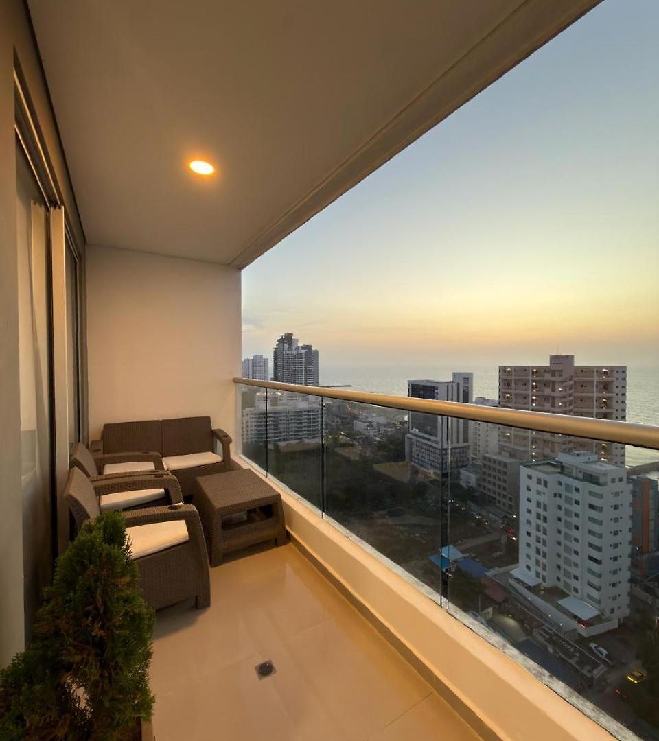 En - Lujoso Y Moderno Piso19 - Cerca A Ciudad Amurllada Y Frente A Playa Apartamento Cartagena