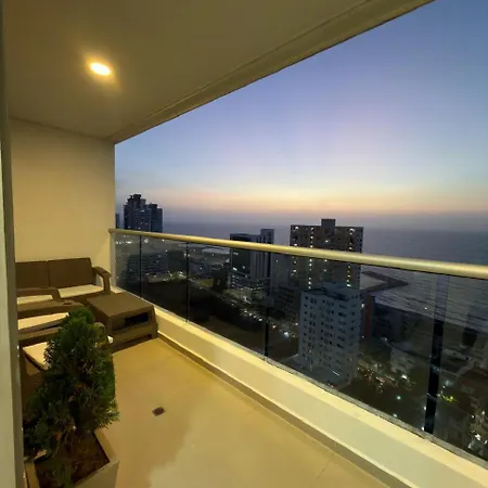 Apartamento En - Lujoso Y Moderno Piso19 - Cerca A Ciudad Amurllada Y Frente A Playa *