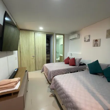 Apartamento En - Lujoso Y Moderno Piso19 - Cerca A Ciudad Amurllada Y Frente A Playa *