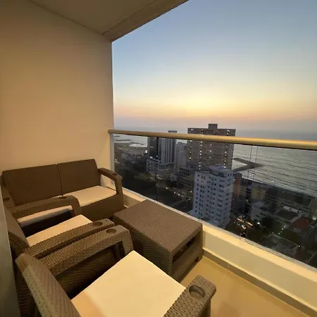 En - Lujoso Y Moderno Piso19 - Cerca A Ciudad Amurllada Y Frente A Playa Apartamento *